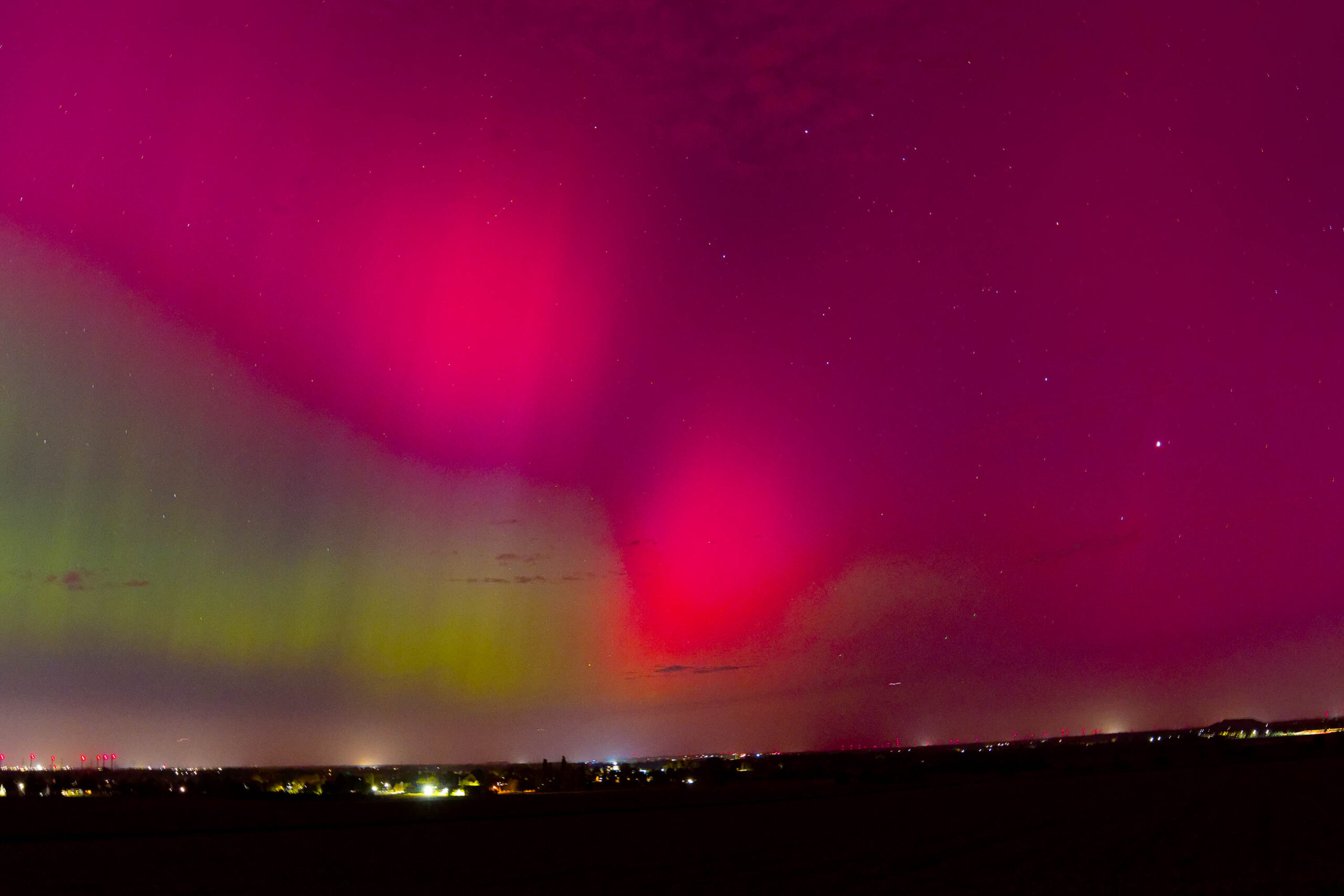 Analyse eines Polarlicht-Fotos, aufgenommen im Oktober 2024 in der Region Hannover.
